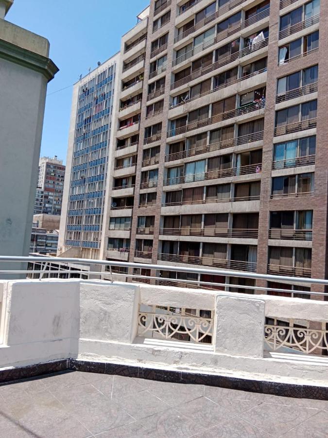 Hostal Mancora Monjitas 755 Hotell Santiago de Chile Exteriör bild